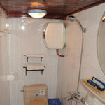 Ha Long Bay - bathroom